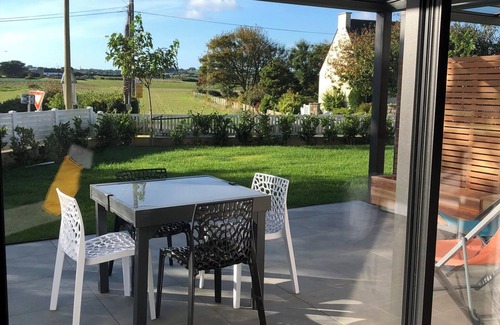 Guisseny Apartment | 1-bedroom gîte with access to covered, heated swimming pool. 2 steps from the sea