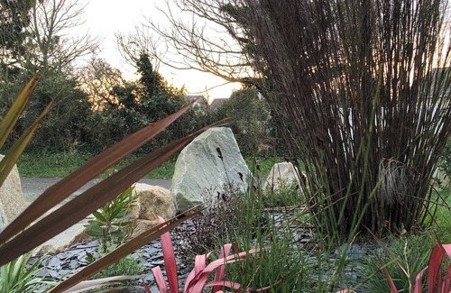 Guisseny Apartment | 1-bedroom gîte with access to covered, heated swimming pool. 2 steps from the sea