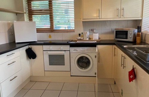 Rugby Apartment | 1-Bedroom Ground Floor Near Rugby School