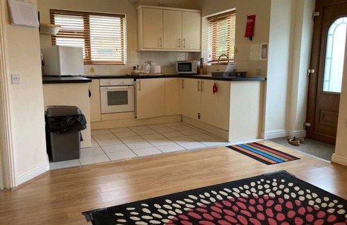 Rugby Apartment | 1-Bedroom Ground Floor Near Rugby School