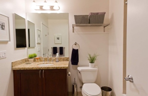 East Village Condo | 1 Bedroom High End Gaslamp Beauty. Convention Center Close!