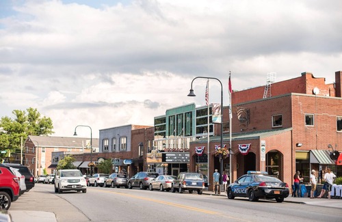 Boone House | 1 bedroom house right on King Street in the heart of downtown Boone