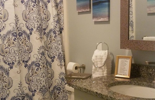 Bangor Apartment | 1 Bedroom,in a secured building, centrally located in Bangor Maine