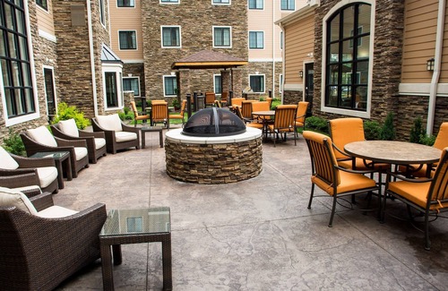 Lexington Condo | 1 Bedroom | Indoor Pool. Free Daily Breakfast