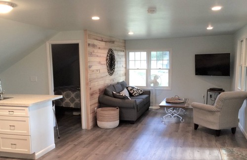 Dewittville Cottage | 1 Bedroom Lakefront Cottage w/ Huge Yard Dewittville, NY CHQ