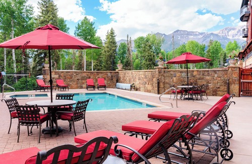 Mountain Village Condo | 1-Bedroom Mountain Escape With Views, Pool & Hot Tub Access
