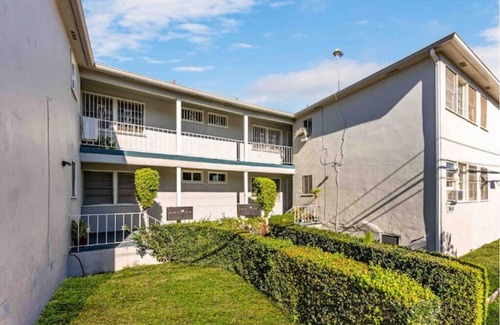 Fairfax District Apartment | 1 bedroom near WeHo/Grove/Erewhon