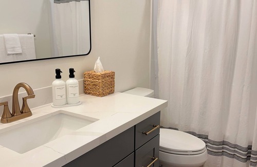 Gig Harbor Cottage | 1 bedroom newly built cottage near the sound
