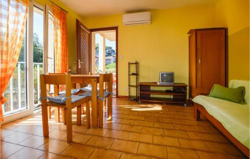 Monticello Apartment | 1 Bedroom Nice Apartment In Monticello