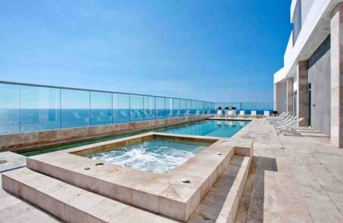 El Laguito Apartment | 1-bedroom Palmetto Sunset Ocean Front Laguito Cartagena 2904 with AC, WiFi