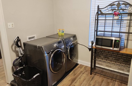 Indianapolis House | 1-bedroom private home just 4 minutes to Lucas Oil Stadium