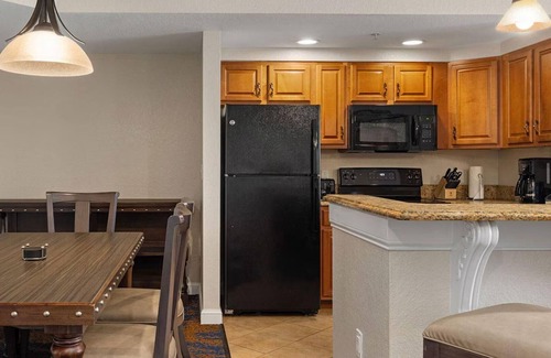 Lake Buena Vista Resort | 1 bedroom resort on Disney property!