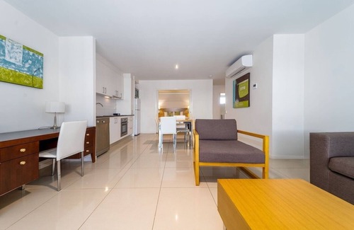 Urangan Apartment | 1-Bedroom Resort Apartment with Pool Views