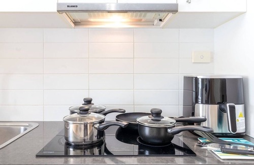 Urangan Apartment | 1-Bedroom Resort Apartment with Pool Views