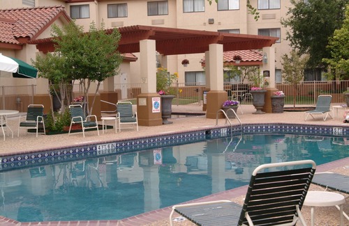 Tech Terrace Condo | 1 Bedroom | Shared Pool & Hot Tub. Free Breakfast