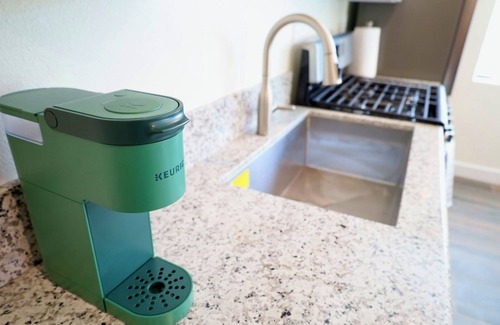 Arlington Apartment | 1 bedroom studio centrally located in Riverside Close to CBU, parkview and 91fwy