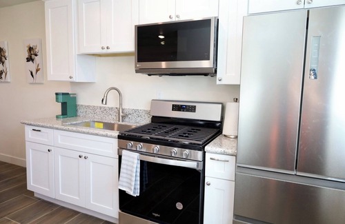 Arlington Apartment | 1 bedroom studio centrally located in Riverside Close to CBU, parkview and 91fwy