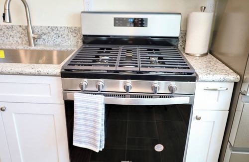 Arlington Apartment | 1 bedroom studio centrally located in Riverside Close to CBU, parkview and 91fwy