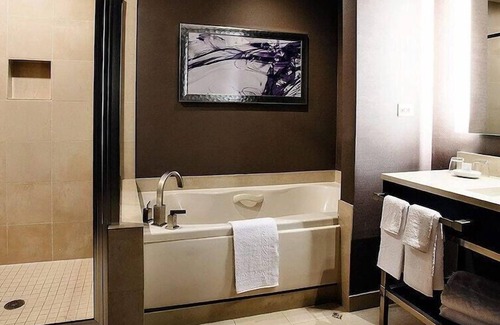 Atlantic City Hotel | 1-Bedroom Suite at a 4⭐️ Hotel