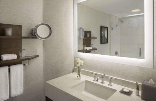 Financial District Hotel | 1-Bedroom Suite at a 4⭐️ Hotel