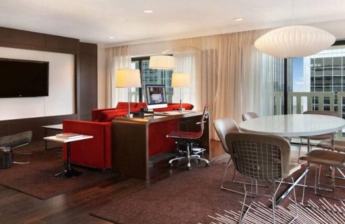 Downtown Atlanta Hotel | 1-Bedroom Suite at a 4⭐️ Hotel
