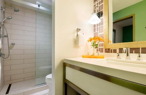 Historic District - North Hotel | 1-Bedroom Suite at a 4⭐️ Hotel