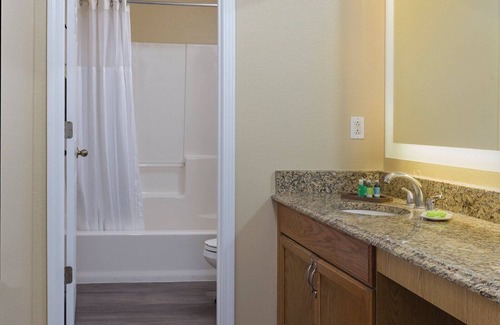 Table Rock Hotel | 1 Bedroom Suite in Branson, MO!