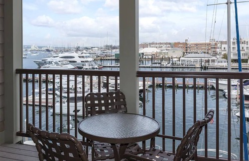 Newport Resort | 1 Bedroom Suite w/Kitchen at Newport Onshore!