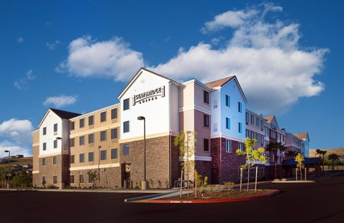 Folsom Condo | 1 Bedroom Suite | WFH-friendly + Pool + BBQ Grills