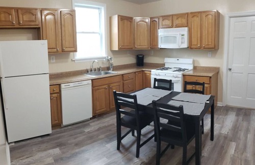 Cape May - Wildwood Apartment | 1 bedroom, Walk to Beach & Boardwalk (1L)