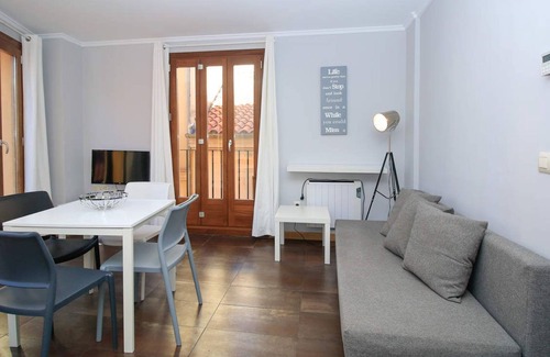 Barrio del Carmen Apartment | 1 Bedroom with balcony. El Carmen. Valencia.TRA1
