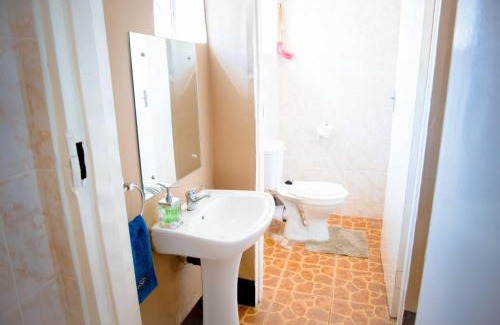 Matabeleland South Apartment | 1 bedroomed Chalet with dam view - 2214