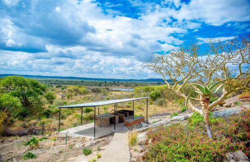 Matabeleland South Apartment | 1 bedroomed Chalet with dam view - 2214