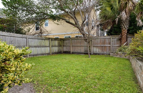 Jacksonville Beach House | ★1 blk from beach | perfect for groups/families★