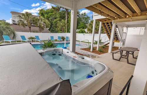 Atlantic Beach House | 1 blk to Beach|Htd Pool|HotTub|Mini Golf|Gm Room