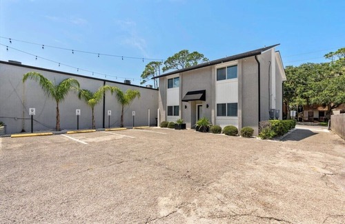 Atlantic Beach Apartment | 1 Block from AB Town Center: The Coquina House 3
