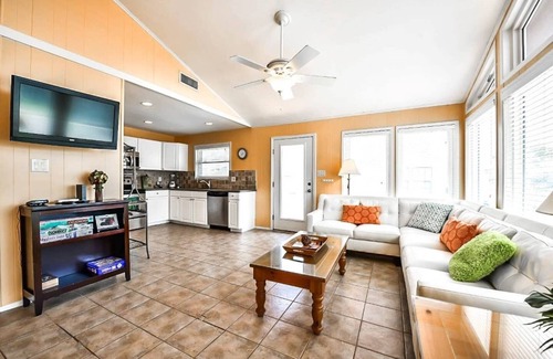 Pirates Beach House | 1 Block from beach-Gulf View! -Pet-Friendly