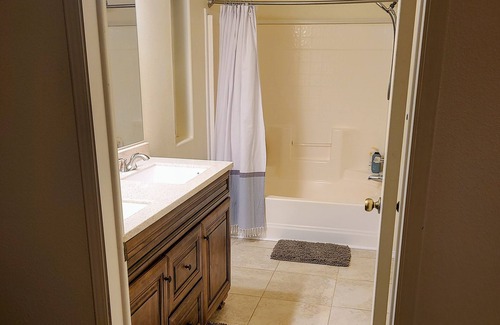 Lava Hot Springs House | 1 Block from Main St! Steps to Hot Pools! Cozy, spacious, central location!