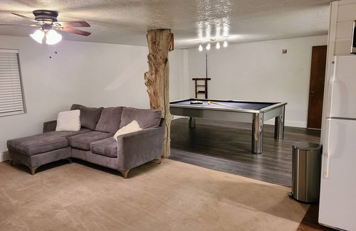 Lava Hot Springs House | 1 block from Main St & hot pools! POOL TABLE! Spacious 6 bedroom home