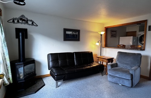 Seward House | 1 Block from the Bay!