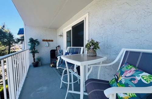 North End Condo | 1 BLOCK FROM THE BEACH/BOARDWALK! 1BR 1BATH-SLEEPS 6; PARKING, WIFI, BEACH TAGS