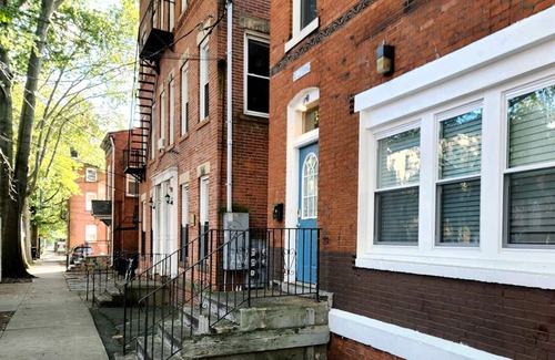 Dwight House | 1 Block from Yale. Premium WFH amenities, coffee bar, In-unit W/D. 1000+ sq ft