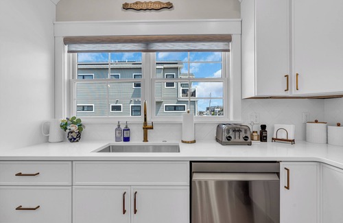 Ortley Beach House | 1 block to beach, Beach Equipment, Linens + Towels, 8 beach badges