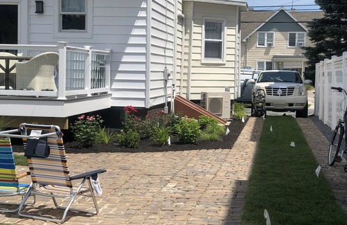 Belmar House | 1 Block to Belmar North End Beaches