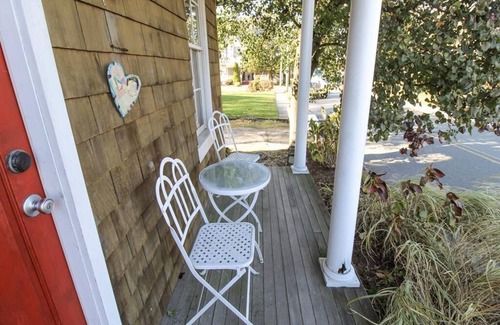 Cape May House | 1 Block to Washington Street Mall. Pet Friendly.