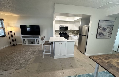 Fort Pierce Shores Condo | 1 Block walk to N Ocean Dr Beach from Newly Renovated Condo on Hutchinson Island
