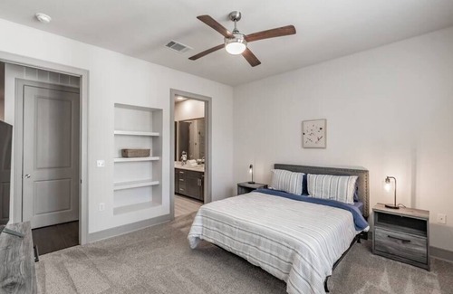 Preston Hollow Apartment | 1 BR 1.5 BA Luxury Apartment Hosted by TCHS