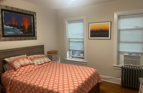 Union City Apartment | 1 BR, 1 BA, 15 minutes from Manhattan! Cozy apartment close to bus to city.