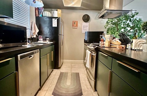 Palm Desert Villa | 1 BR + 1 BA Spacious Fam Villa, liv rm, full kitchen, huge patio on golf course!