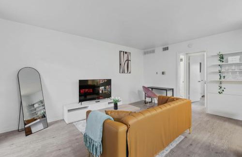 West Campus Apartment | 1 Br Apt Next 2 Downtown - Cozy